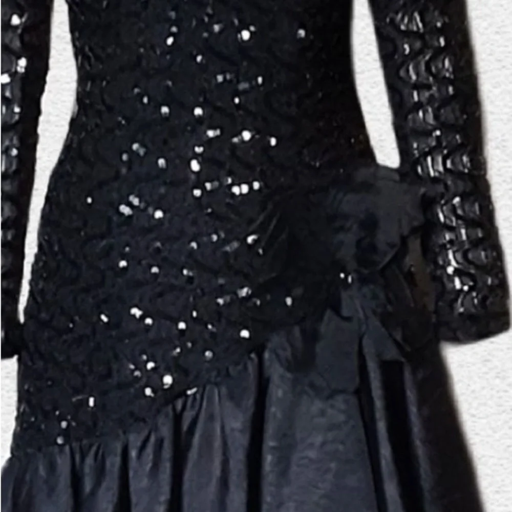 VINTAGE Lace Black Asymmetric Dress, Genuine Vintage 70s, Shiny embellished - Picture 13 of 13